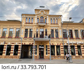Проспект Мира, дом 19, отель «Империал» (№ 1530278000). Построен в 1886 году. Владикавказ, Республика Северная Осетия — Алания (2019 год). Редакционное фото, фотограф Овчинникова Ирина / Фотобанк Лори