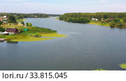Кубышки на реке Митюш в Бурмистрово / Aerial video of siberian river Miltyush covered by Nuphar flowers. Burmistrovo, Siberia, Russia. Стоковое видео, видеограф Сергей Пристяжнюк (Serg Zastavkin) / Фотобанк Лори