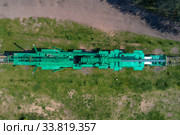 Вид сверху на 305-мм артиллерийскую железнодорожную пушку  ТМ-3-12. Форт «Красная Горка» (Алексеевский), Ленинградская область (2019 год). Редакционное фото, фотограф Виктор Карасев / Фотобанк Лори