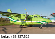 Российский многоцелевой самолет Лет Л-410УВП (конвертирован в вариант ТР-410) с двумя турбовинтовыми двигателями М-601 бортовой номер RA-89035 на авиасалоне МАКС-2019, Жуковский, Россия, вид справа. Редакционное фото, фотограф Малышев Андрей / Фотобанк Лори
