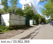 Автостоянка. Байкальская улица, владение 42-44. Район Гольяново. Город Москва (2020 год). Редакционное фото, фотограф lana1501 / Фотобанк Лори