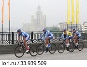 Многодневная шоссейная велогонка «Пять колец Москвы». Cycling Road Race "Five Rings of Moscow" (2012 год). Редакционное фото, фотограф Elena Popova / Фотобанк Лори