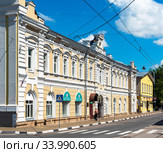 Дом Мичуриных Улица Рождественская, 49, архитектор Л.В. Фостиков (1848-1849 гг.). Нижний Новгород (2017 год). Редакционное фото, фотограф Александр Щепин / Фотобанк Лори