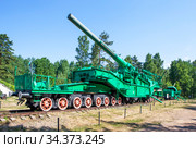 Артиллерийский транспортёр ТМ-3-12 с 305-мм орудием с линкора «Император Александр III». Форт «Красная Горка». Посёлок Форт Красная Горка, Ломоносовский район, Ленинградская область (2020 год). Редакционное фото, фотограф Сергей Афанасьев / Фотобанк Лори