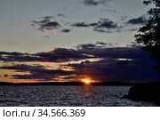Last ray of the sun. Lake Keret, Northern Karelia, Russia. Стоковое фото, фотограф Сергей Трофименко / Фотобанк Лори