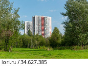 Современные жилые дома. Ириновский проспект, 32, 34. Санкт-Петербург (2020 год). Стоковое фото, фотограф Александр Щепин / Фотобанк Лори