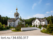 Архиерейское подворье храма в честь Воскресения Христова. Село Катынь, Смоленская область (2020 год). Стоковое фото, фотограф Сергей Афанасьев / Фотобанк Лори