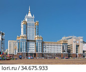 Саранск. Главное здание Мордовского государственного университета имени Н.П. Огарёва (2016 год). Редакционное фото, фотограф Михаил Марковский / Фотобанк Лори
