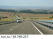 Трасса "Таврида", Р260, в сторону Белогорска. Республика Крым, Белогорский район (2019 год). Редакционное фото, фотограф Щеголева Ольга / Фотобанк Лори