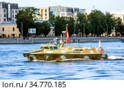 Военный патрульный катер П-437 "Григорий Давиденко" (Проект "Раптор"). День ВМФ. Санкт-Петербург (2020 год). Редакционное фото, фотограф Сергей Афанасьев / Фотобанк Лори