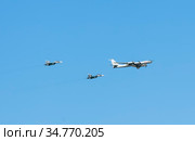 Российский дальний противолодочный самолёт (ДПЛС) Ту-142МЗ, RF-34063, именной "Александр Можайский" с аэродрома Кипелово (Северный флот). Парад ко дню ВМФ. Санкт-Петербург (2020 год). Редакционное фото, фотограф Сергей Афанасьев / Фотобанк Лори