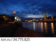 Москва-река. Кремль. Храм Христа Спасителя (2009 год). Редакционное фото, фотограф lana1501 / Фотобанк Лори