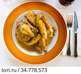 Picante de pollo, spicy chicken with pears. Стоковое фото, фотограф Яков Филимонов / Фотобанк Лори