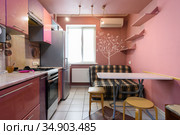Интересная кухня в небольшой однокомнатной квартире. Стоковое фото, фотограф Иванов Алексей / Фотобанк Лори