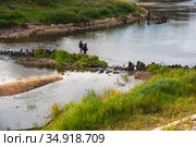 Река Порусья (Перерытица). Старая Русса, Новгородская область (2020 год). Редакционное фото, фотограф Александр Щепин / Фотобанк Лори