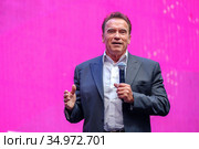 Arnold Schwarzenegger, famous actor, politician and businessman, speaks at a business forum (2019 год). Редакционное фото, фотограф Антон Гвоздиков / Фотобанк Лори