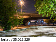 Ночной город Калининград. Река Преголя. Эстакадный мост. Россия (2020 год). Стоковое фото, фотограф Владимир Макеев / Фотобанк Лори