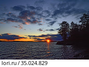 Dramatic northern sunset. Lake Keret, North Karelia, Russia. Стоковое фото, фотограф Сергей Трофименко / Фотобанк Лори