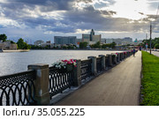 Москва, Даниловская набережная (2020 год). Редакционное фото, фотограф glokaya_kuzdra / Фотобанк Лори