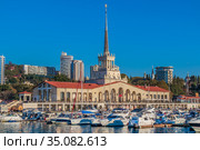 Морской вокзал и порт Сочи. Вид с моря (2020 год). Редакционное фото, фотограф Владимир Сергеев / Фотобанк Лори