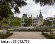 Крым. Ялта. Массандровский дворец (2020 год). Редакционное фото, фотограф Литвяк Игорь / Фотобанк Лори