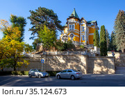 Усадьба Твалчрелидзе (Дача Кшесинской). Кисловодск, Ставропольский край (2020 год). Редакционное фото, фотограф Сергей Афанасьев / Фотобанк Лори