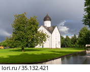 Church of the Transfiguration of the Savior on Ilyina Street (Veliky Novgorod, Russia), an ancient historical church painted by Theophanes the Greek (2020 год). Стоковое фото, фотограф Олег Иванов / Фотобанк Лори