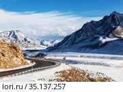 Chuyskiy trakt -  historical road in the Altai Republic in the winter. Russia. Стоковое фото, фотограф Наталья Волкова / Фотобанк Лори