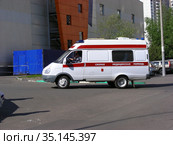 Автомобиль скорой медицинской помощи. Район Новокосино. Город Москва (2012 год). Редакционное фото, фотограф lana1501 / Фотобанк Лори