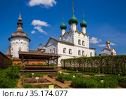 Rostov Kremlin, vegetable garden (2019 год). Редакционное фото, фотограф Юлия Бабкина / Фотобанк Лори