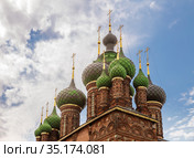 Купола церкви Усекновения главы Иоанна Предтечи в Толчкове, Ярославль (2019 год). Стоковое фото, фотограф Юлия Бабкина / Фотобанк Лори