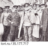 Генерал-адъютант барон Ф.Е.Мейендорф и генерал В.Н.Воейков - организаторы и руководители поездки русских спортсменов в Стокгольм. На пароходе "Бирма" среди спортсменов. На Олимпийские игры в Стокгольм. Иллюстрация из журнала "Нива", 1912 года. Стоковая иллюстрация, иллюстратор Макаров Алексей / Фотобанк Лори