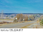Областная дорога "Серпухов - Данки - Турово" - Прилуки (46Н-11294) около местечка Свиненки Серпуховского округа (2019 год). Стоковое фото, фотограф Владимир Литвинов / Фотобанк Лори