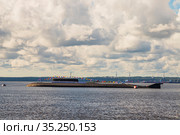 Россия. Санкт-Петербург. Военный корабль на параде в честь дня ВМФ в г. Кронштадт. томный подводный ракетный крейсер К-266 «Орёл» проекта 949А (2020 год). Редакционное фото, фотограф Литвяк Игорь / Фотобанк Лори