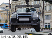 Car evacuated for parking in a prohibited place. Стоковое фото, фотограф Юрий Бизгаймер / Фотобанк Лори