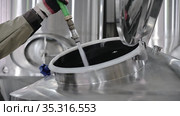 Brewery industry steel tank production alcohol drink. Стоковое видео, видеограф Mark Agnor / Фотобанк Лори