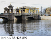 Мост Ломоносова через Фонтанку и площадь Ломоносова, (Lomonosov bridge) Санкт-Петербург, Россия (2017 год). Редакционное фото, фотограф Grigory_Gez / Фотобанк Лори