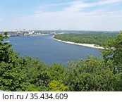 Вид на  Днепр летним днем. Киев, Украина (2007 год). Стоковое фото, фотограф Ирина Борсученко / Фотобанк Лори