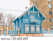 Погодинская изба. Погодинская улица. Зимний день. Москва (2021 год). Редакционное фото, фотограф E. O. / Фотобанк Лори