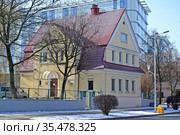 Калининградский областной дом народного творчества (бывший дом директора высшей реальной школы имени Гинденбурга). Калининград, улица Профессора Баранова, 45 (2021 год). Редакционное фото, фотограф Ирина Борсученко / Фотобанк Лори
