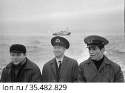 Чукотка, о. Ратманова, военные моряки, 1970, скан плёнки. Редакционное фото, фотограф Варфоломей Тетерин / Фотобанк Лори