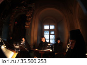 В дни чтение Великого покаянного канона преподобного Андрея Критского, хор (2021 год). Редакционное фото, фотограф Дмитрий Неумоин / Фотобанк Лори
