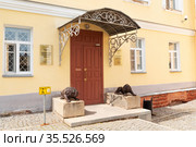 Russia,  Great Novgorod - July 13, 2020: Vladychnaya (Faceted) chamber, built in 1433. It was part of the complex of buildings of the Vladychny Dvor. Редакционное фото, фотограф Филатова Ирина / Фотобанк Лори