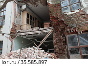 Обрушившаяся часть здания (2021 год). Редакционное фото, фотограф Дмитрий Неумоин / Фотобанк Лори