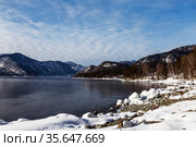 Scenic landscape of lake Teletskoye on a winter day. Altai Republic, Russia. Стоковое фото, фотограф Наталья Волкова / Фотобанк Лори