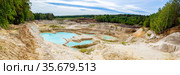 beautiful turquoise color of water in a kaolin quarry near the city of Kyshtym, Chelyabinsk region in Russia. Стоковое фото, фотограф Акиньшин Владимир / Фотобанк Лори
