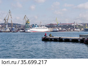 Севастопольская бухта. Крым, Севастополь (2021 год). Редакционное фото, фотограф Илюхина Наталья / Фотобанк Лори