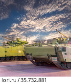 Russian modern weapons at night against the sky, Russia (2015 год). Стоковое фото, фотограф Владимир Журавлев / Фотобанк Лори