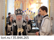 Коломна, литургия в храме семинарии Старо-Голутвином монастыре (2018 год). Редакционное фото, фотограф Дмитрий Неумоин / Фотобанк Лори
