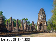 Кхмерский пранг на руинах древнего буддистского храма Wat Phra Pai Luang. Исторический парк города Сукхотай, Таиланд (2016 год). Стоковое фото, фотограф Виктор Карасев / Фотобанк Лори